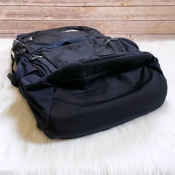 The North Face Router 40 Liter Navy Backpack - Picture 3 of 8